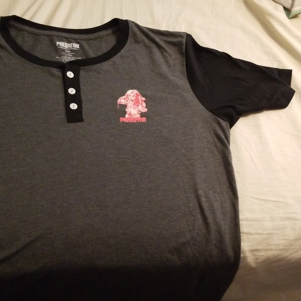 NWOT 2X ThinkGeek "Predator" Henley